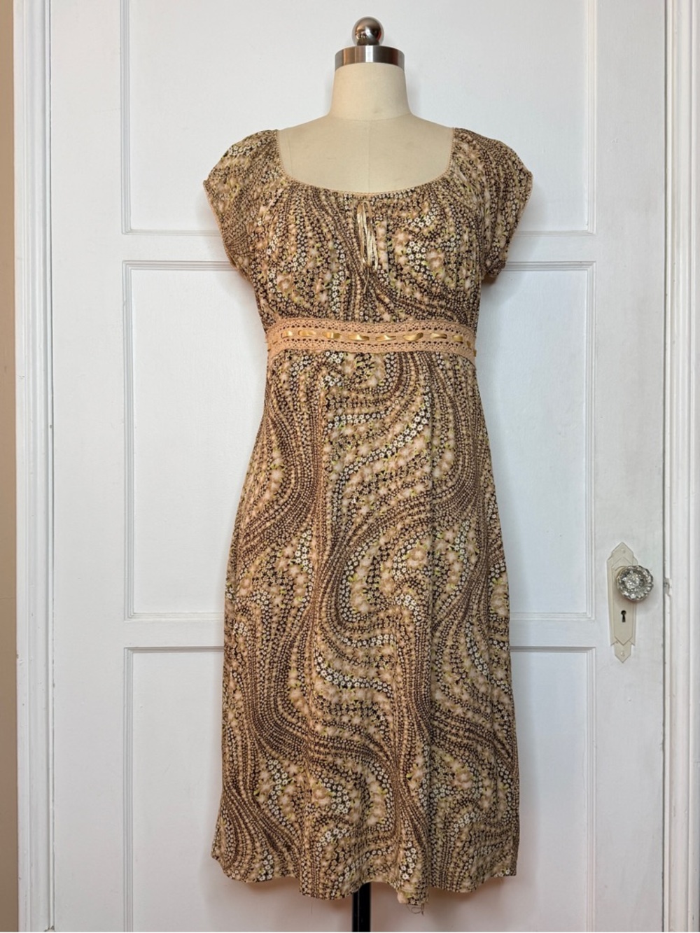 Q&A beige floral dress
